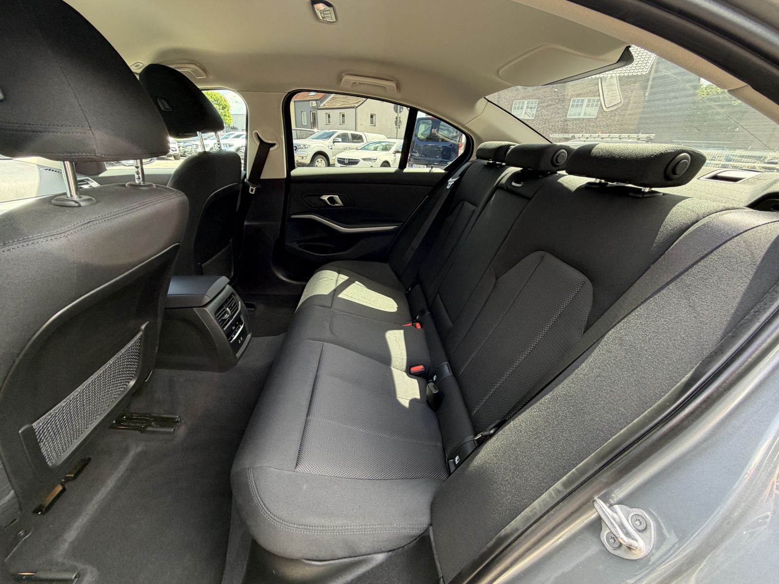 BMW 320 d xDrive | Live Cockpit Plus | Shadow Line foto 8