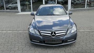 Mercedes E 220 - 8