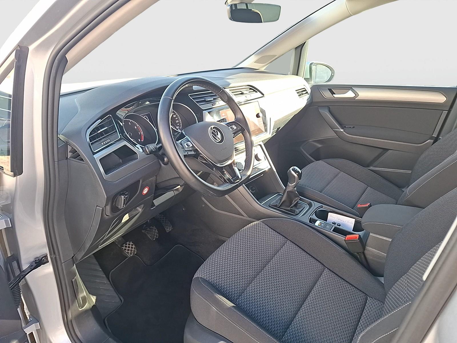 Volkswagen Touran TSI Comfortline LED AHK Navi ACC RFK SH, миниатюра 9