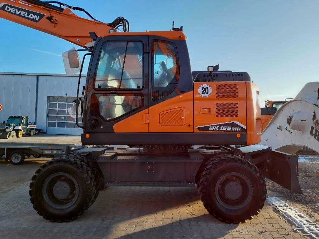 Fahrzeugabbildung Doosan DX 165 W-7 Verstellausleger