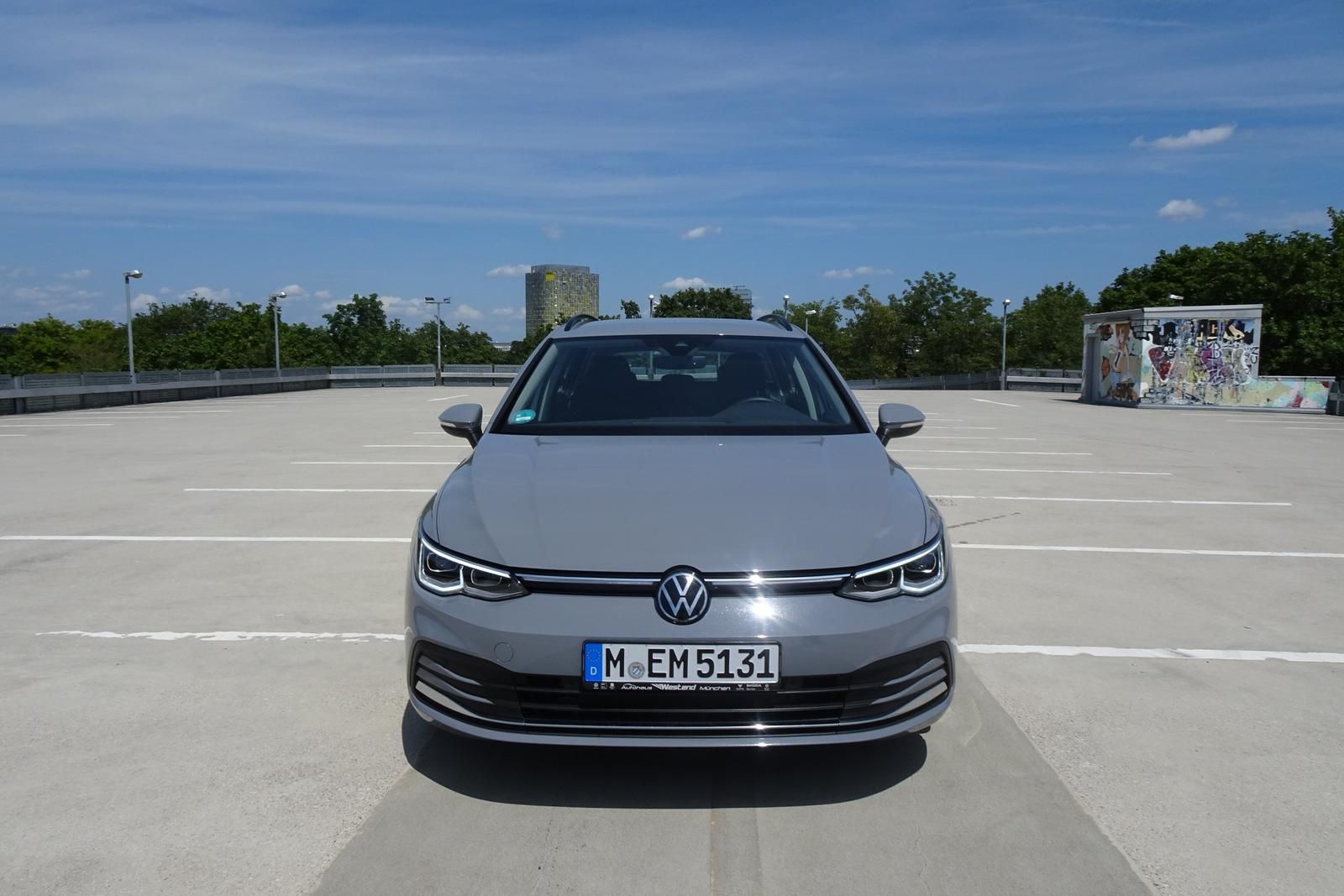 Fahrzeugabbildung Volkswagen Golf Var. STYLE 1.5l eTSI 96kW DSG LED Navi