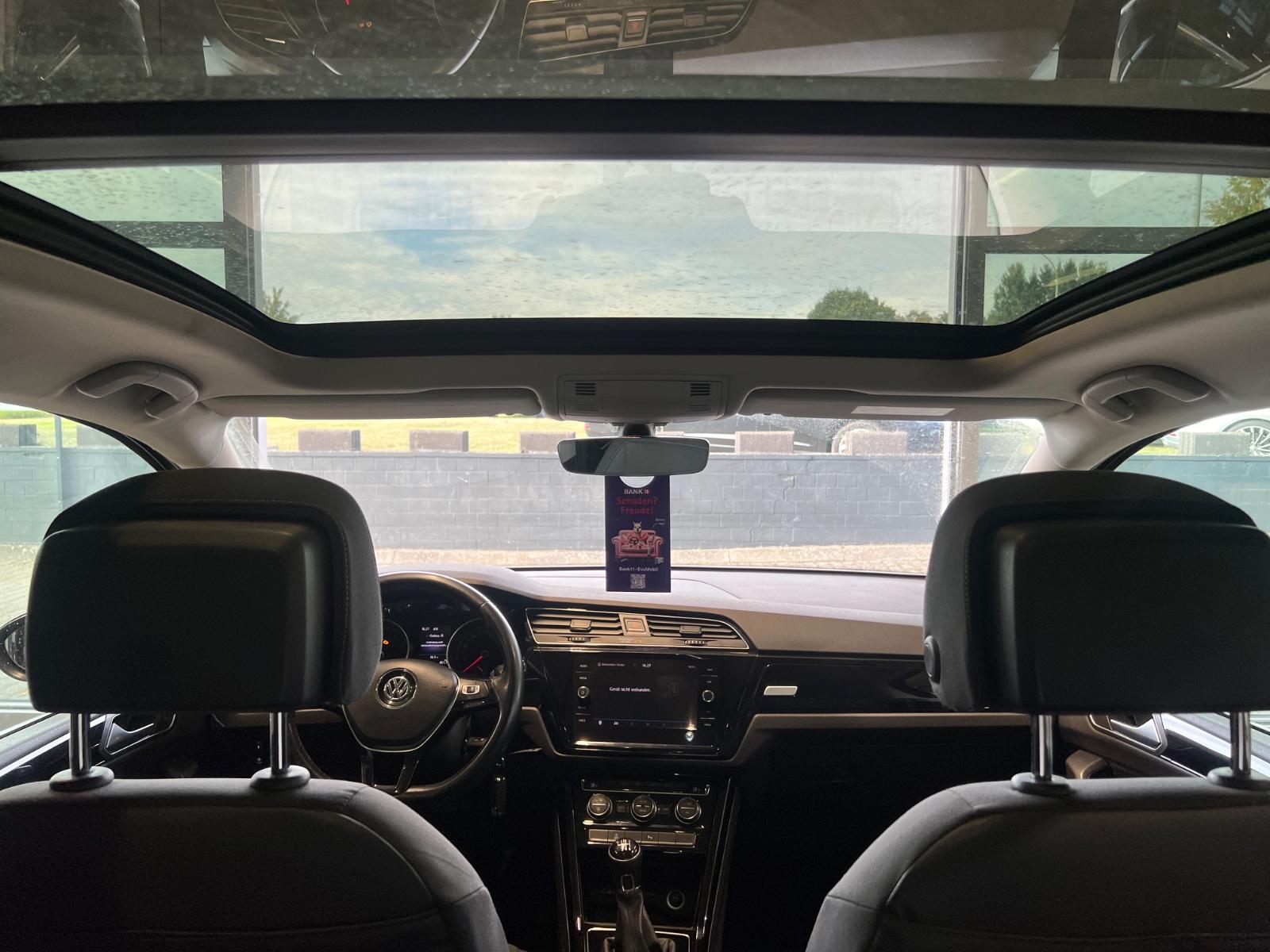 Volkswagen Touran Highline*ALCANTARA*PANO*AHK