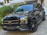 Mercedes-Benz GLS 400 d 4Matic AMG Line/MASS/HUD/ACC/PANO/BURM - schwarze Mercedes-Benz GLS 400