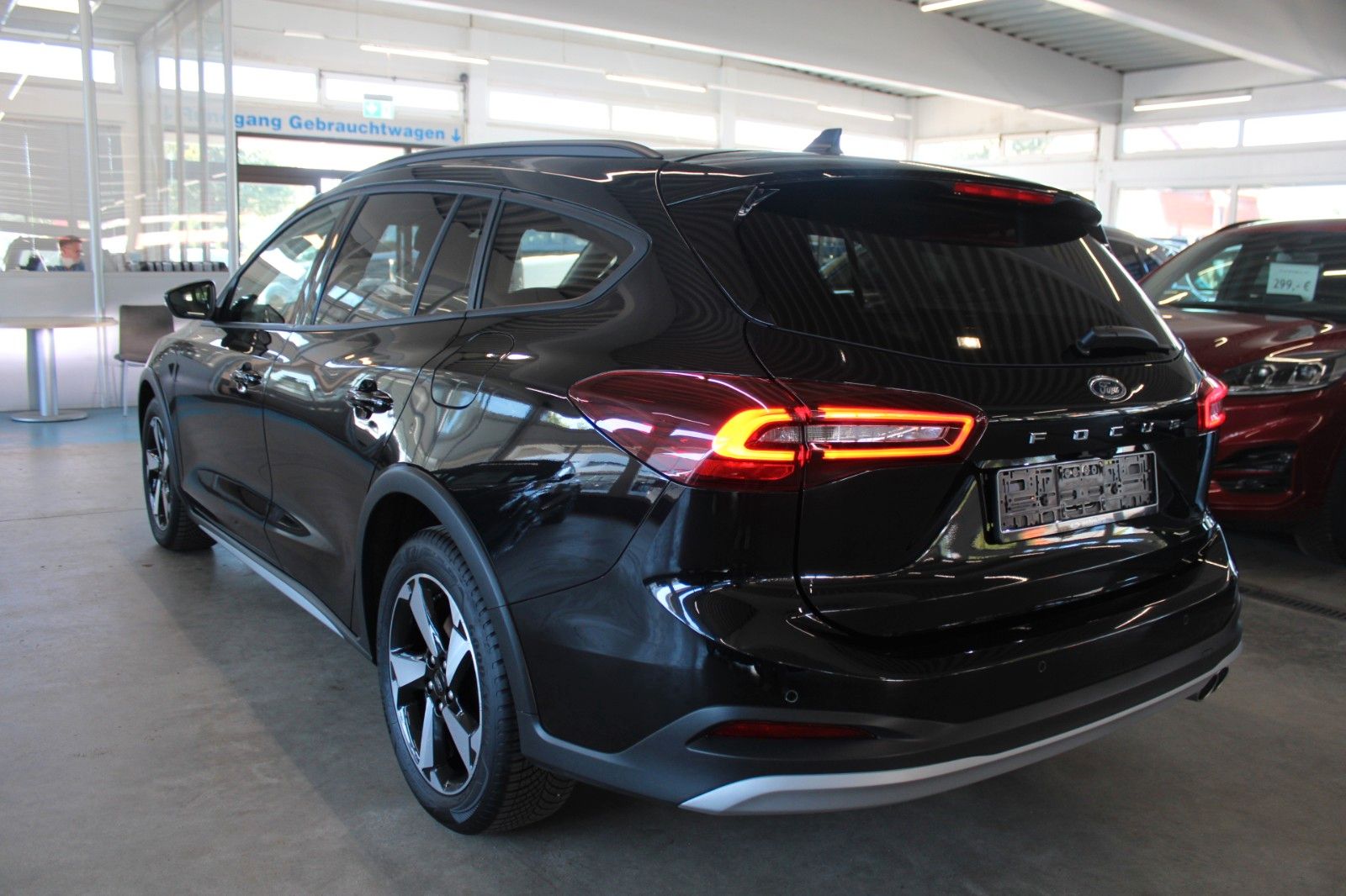 Fahrzeugabbildung Ford Focus Active X Turnier Automatik LED NAVI CAM