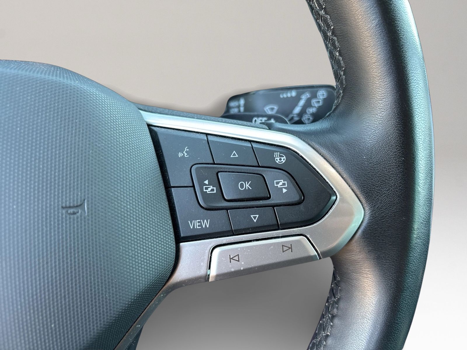 Tiguan Elegance 4Motion 2.0 TDI, AHK, Navi, Matr