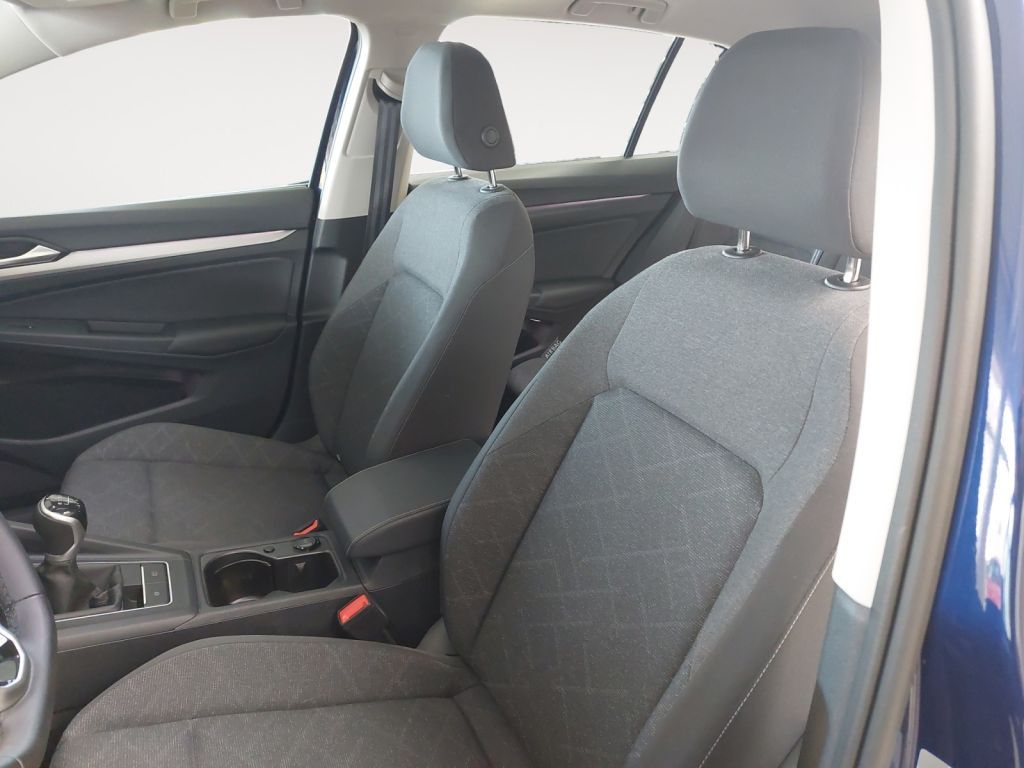 Fahrzeugabbildung Volkswagen Golf 1.5 TSI Life Panorama ACC IQ Light LED