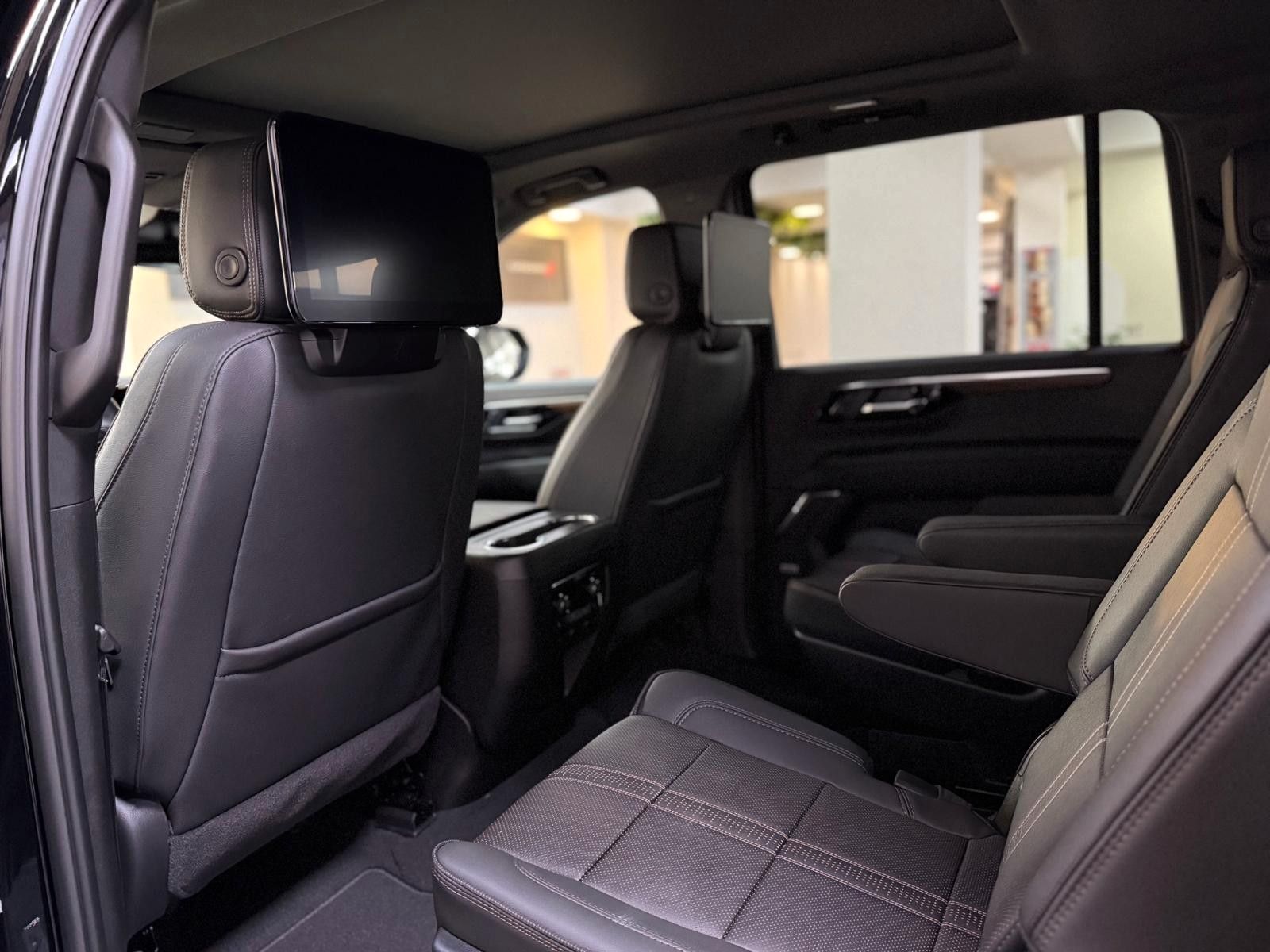 Fahrzeugabbildung Chevrolet 2026 SUBURBAN HIGH COUNTRY 24"-PANORAMA
