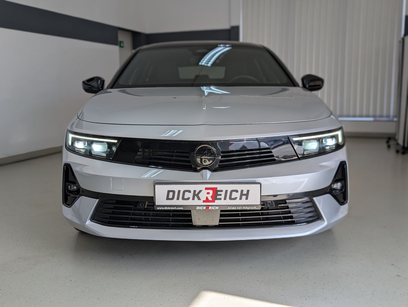 Fahrzeugabbildung Opel Astra Ultimate IntelliLux IDri AHK VOLL UVP:44T€