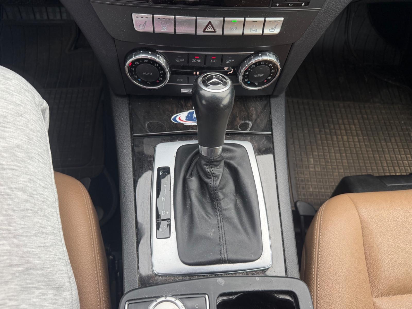 Mercedes-Benz C200 2011 — photo 6