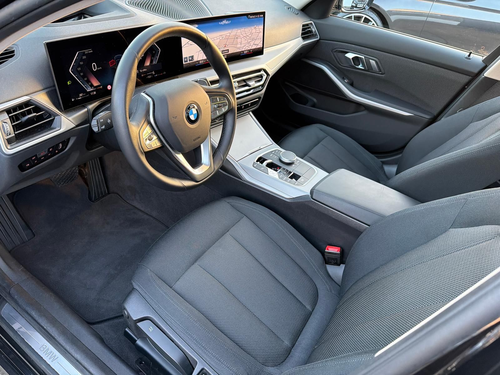 BMW 320d Limousine/FACELIFT/1.Hd/NAVI/HEAD UP/PDC foto 10