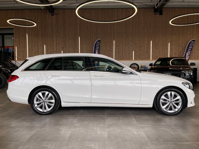 Mercedes-Benz C 180 *CARPLAY*PDC*AHK*LED*NAVI*EL.SITZE*