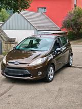 Ford Fiesta Titanium 1.25 SHZ TÜV 8 Fach - Ford Fiesta aus 2011: For