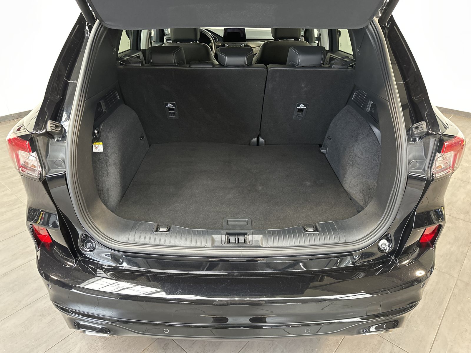 Fahrzeugabbildung Ford Kuga 2.0 EB 4x4 Vignale NAV+LED+AHK+VCOCK+HEADUP