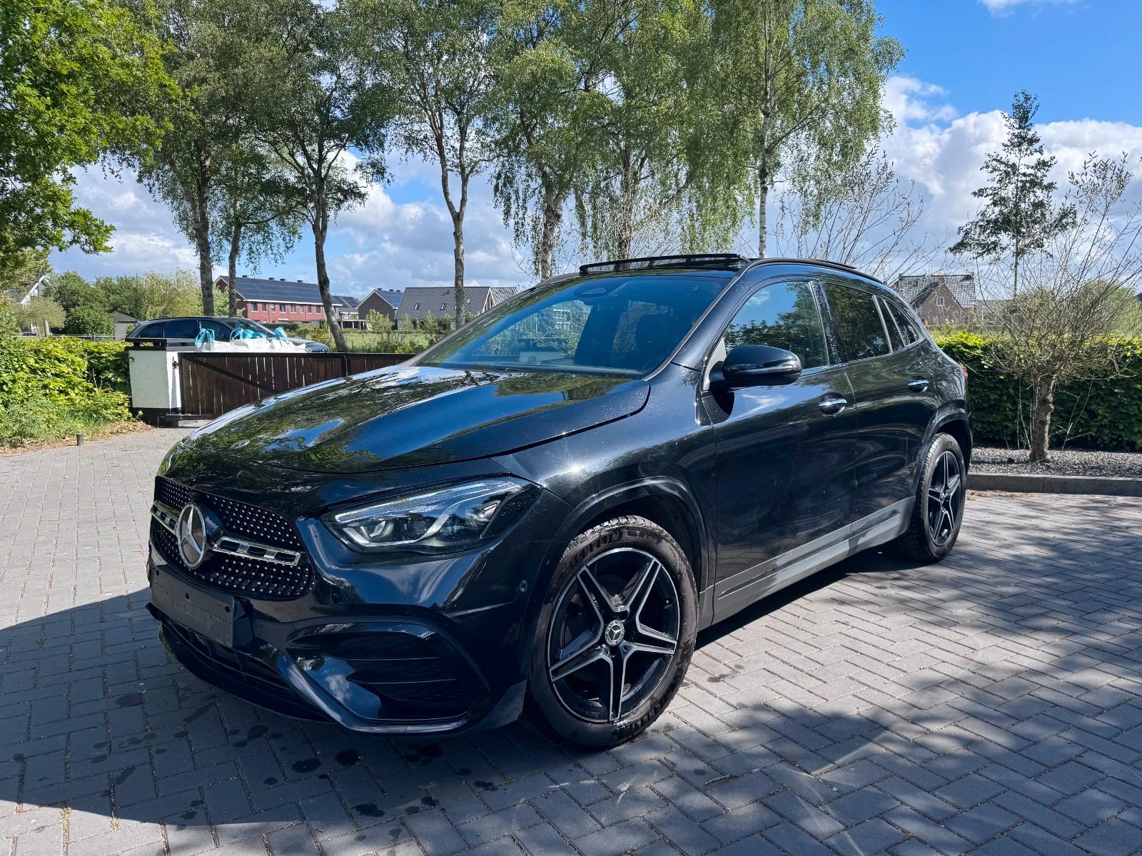 Mercedes-Benz GLA 200 AMG PANORAMA Leder Ambiance Camera VOL