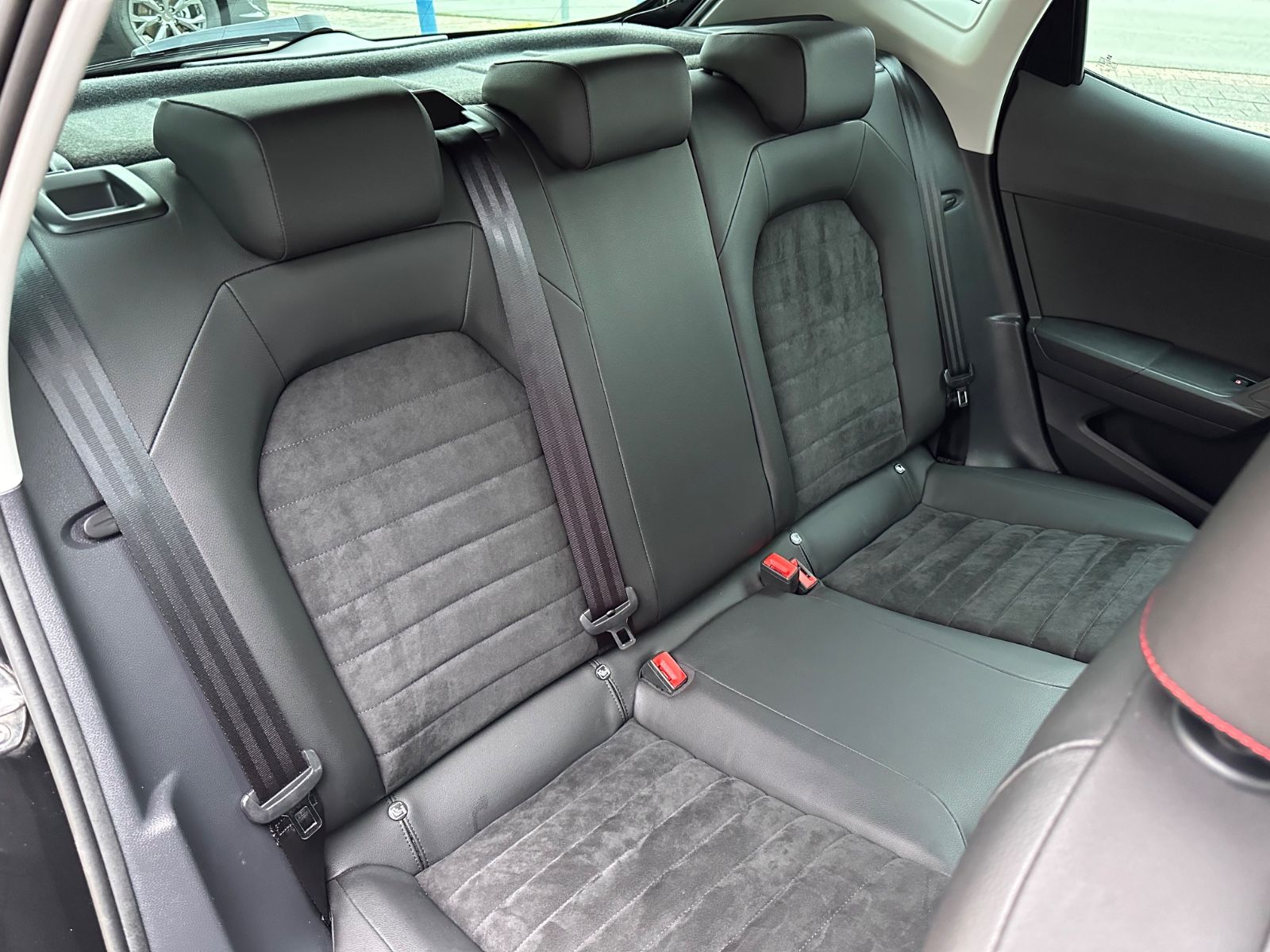 Fahrzeugabbildung SEAT Ibiza FR 1.0 TSI DSG Sportline/ACC/LED/Kamera