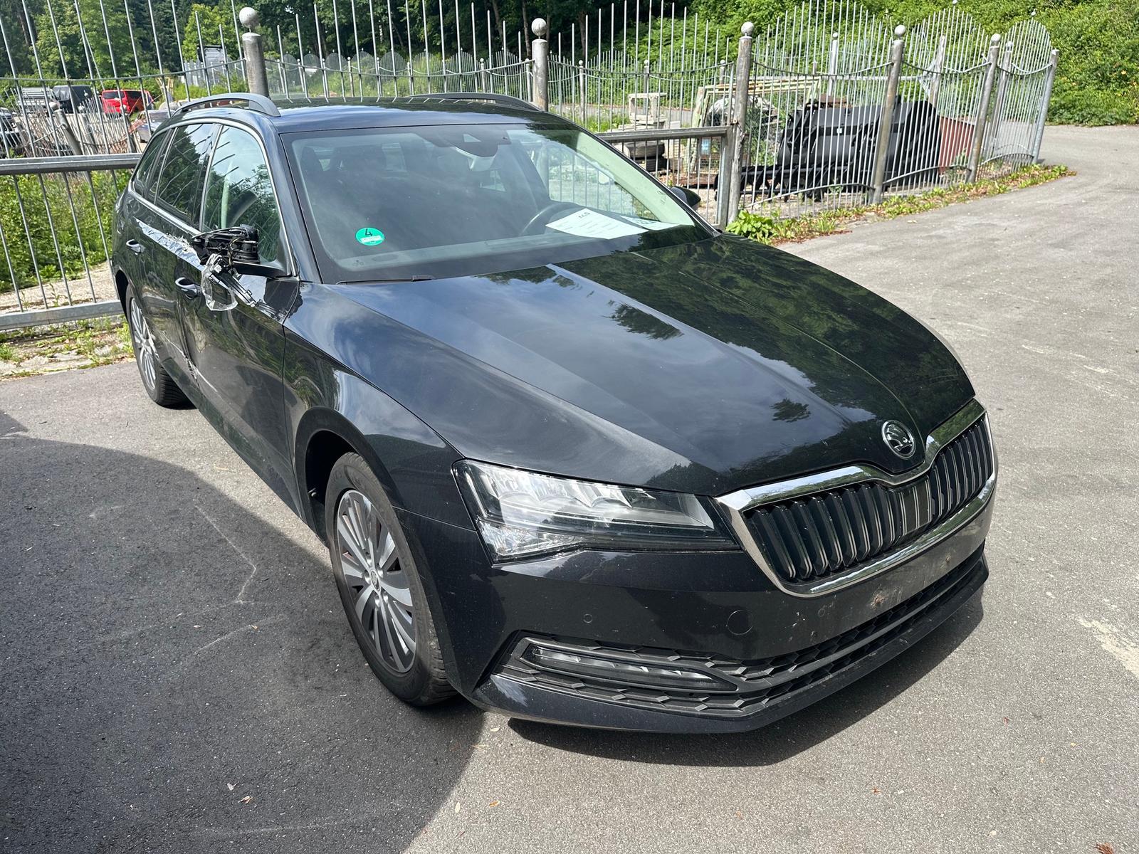 Skoda Superb 2.0 TDI*SHZ*KAMERA*NAVI*PDC*VIRT.COCKPIT*