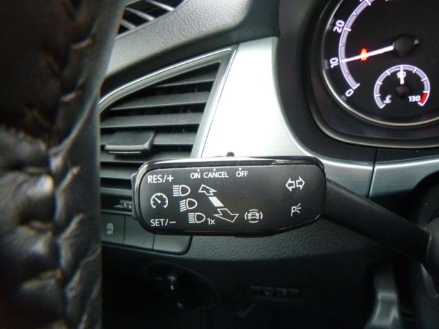 Fahrzeugabbildung Skoda Fabia 1,0 TSI Kombi >NAVI/Einparh/SmartLink<