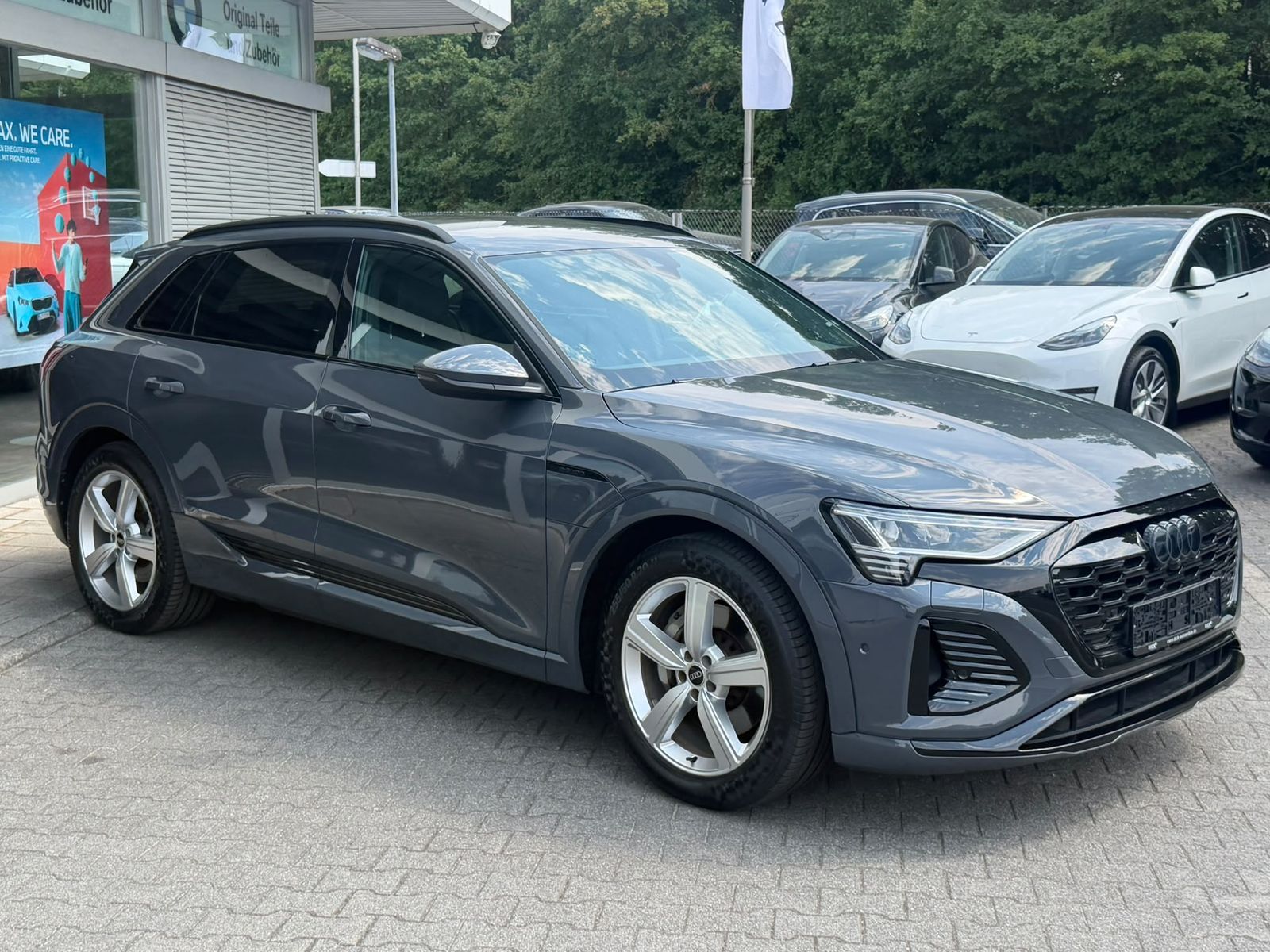 Fahrzeugabbildung Audi Q8 e-tron 55 QUAT 2X S LINE OPTIK BLACK+LUFT+AHK
