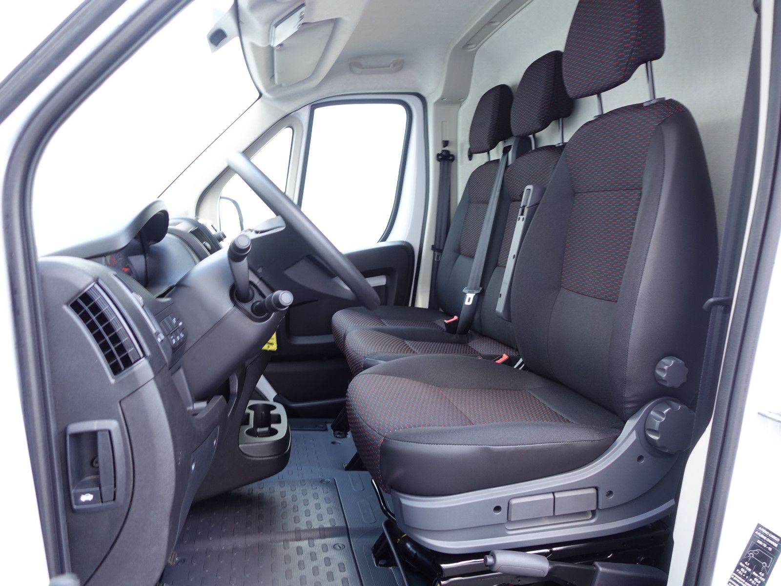 Fahrzeugabbildung Opel Movano Kasten L1H1 3,5t, Allwetter, Klima