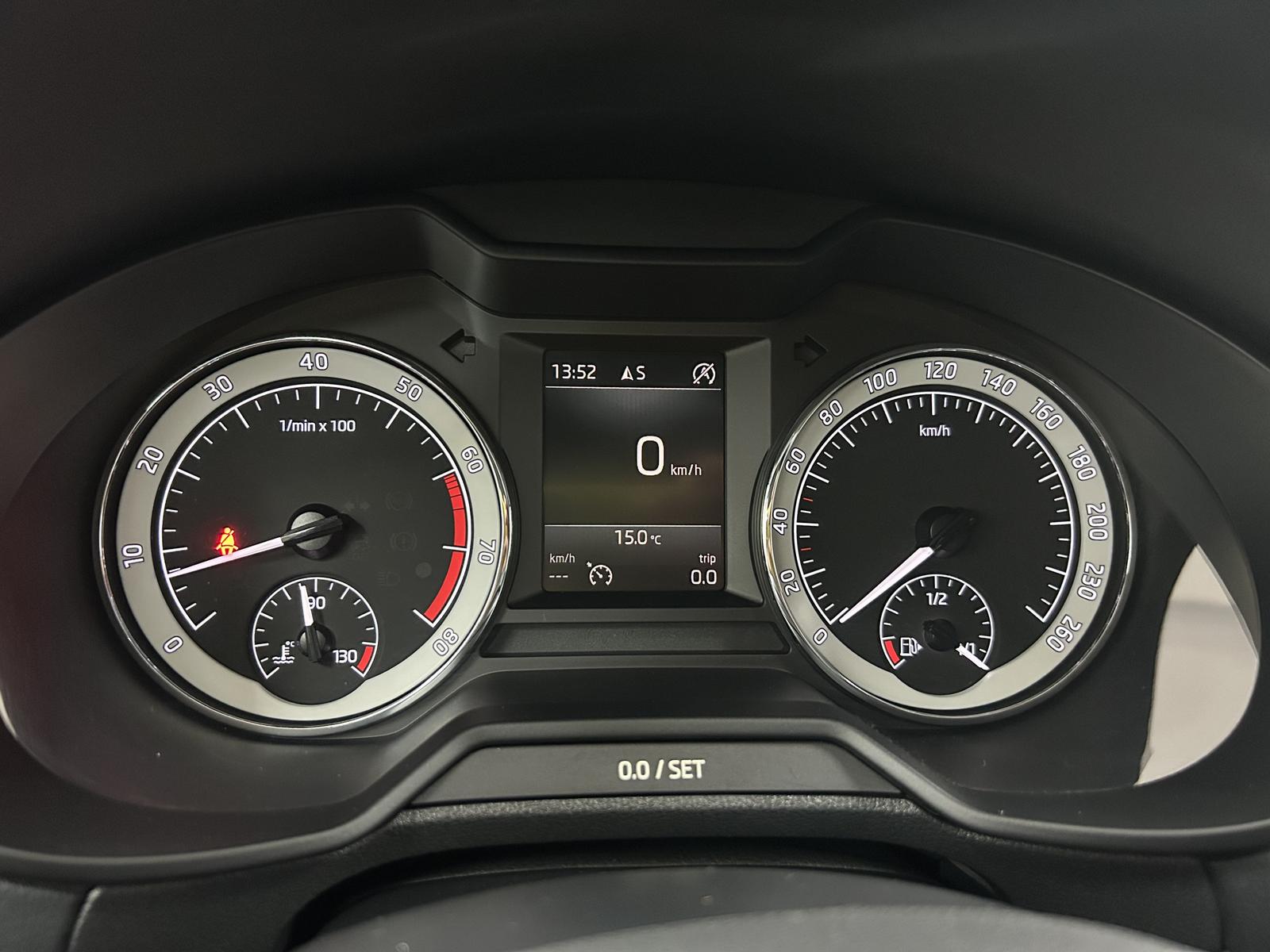 Skoda Octavia Kam+CarPlay+Navi+LED+Tempomat+Isofix