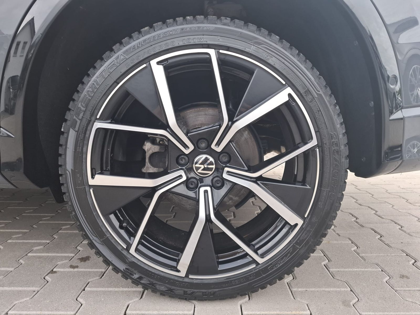 Image du véhicule Volkswagen Tiguan 2.0 TDI 4M R-Line PANO*H&amp;K*AHK*MATRIX*20".