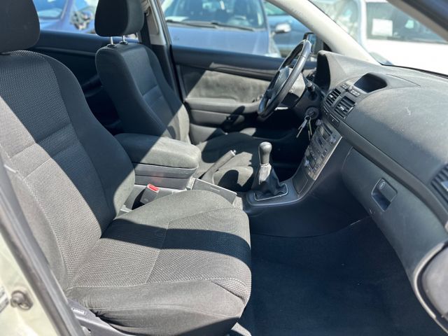 Toyota Avensis  Kombi 1.8 Sol