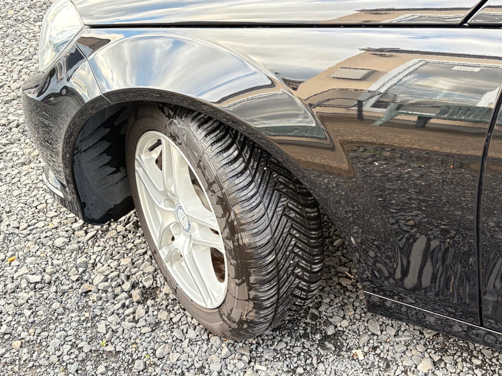 Fahrzeugabbildung Mercedes-Benz C 180 CGI Limo Classic Aut. Navi el. Sitze SPORT