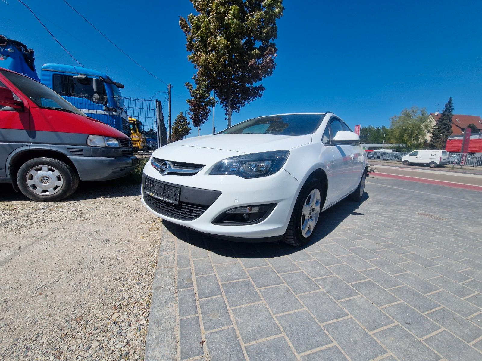 Opel Astra J Sports Tourer Style