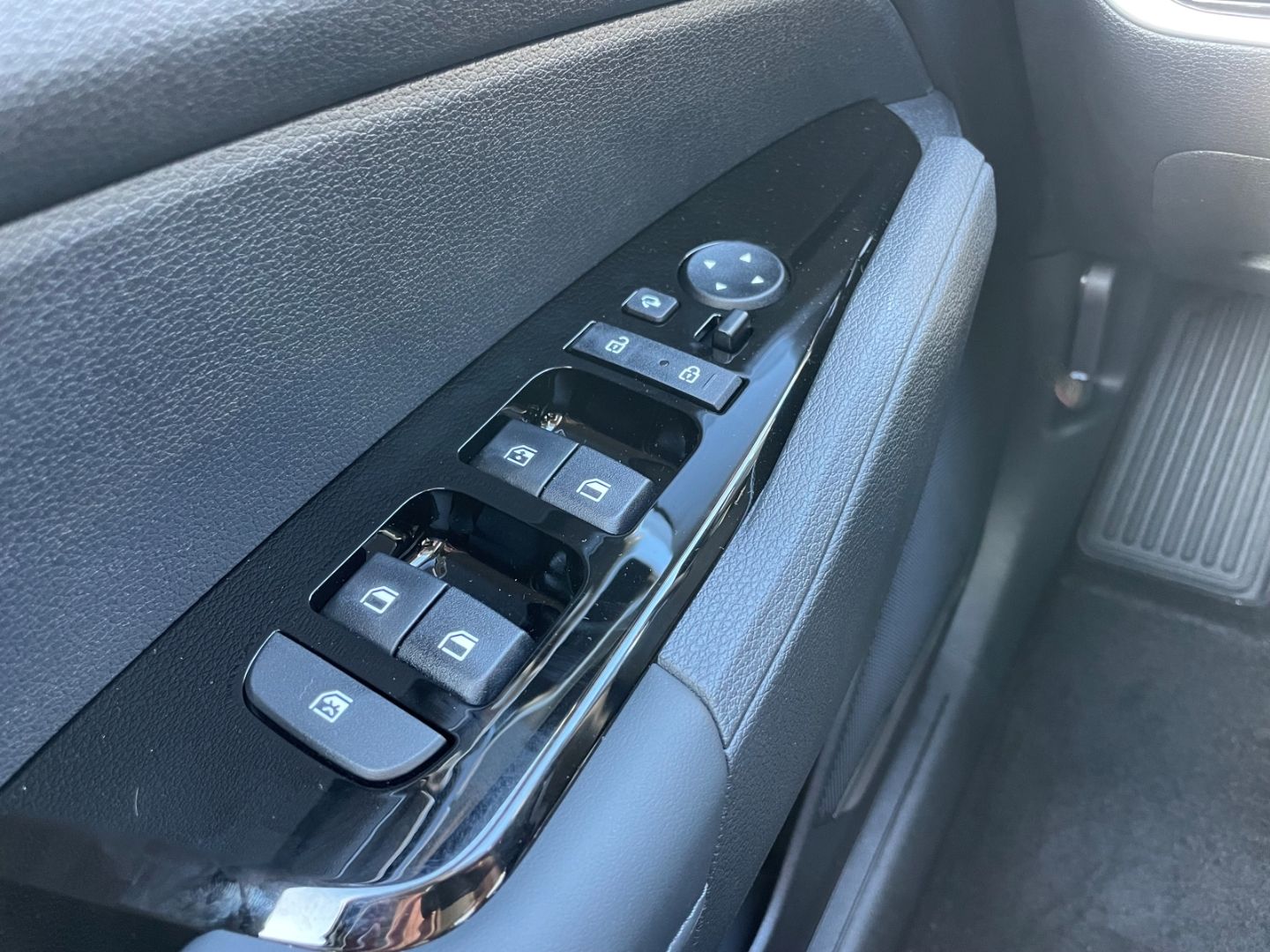 Fahrzeugabbildung Kia Sportage Vision LED Navi Kamera Klima DAB SHZ