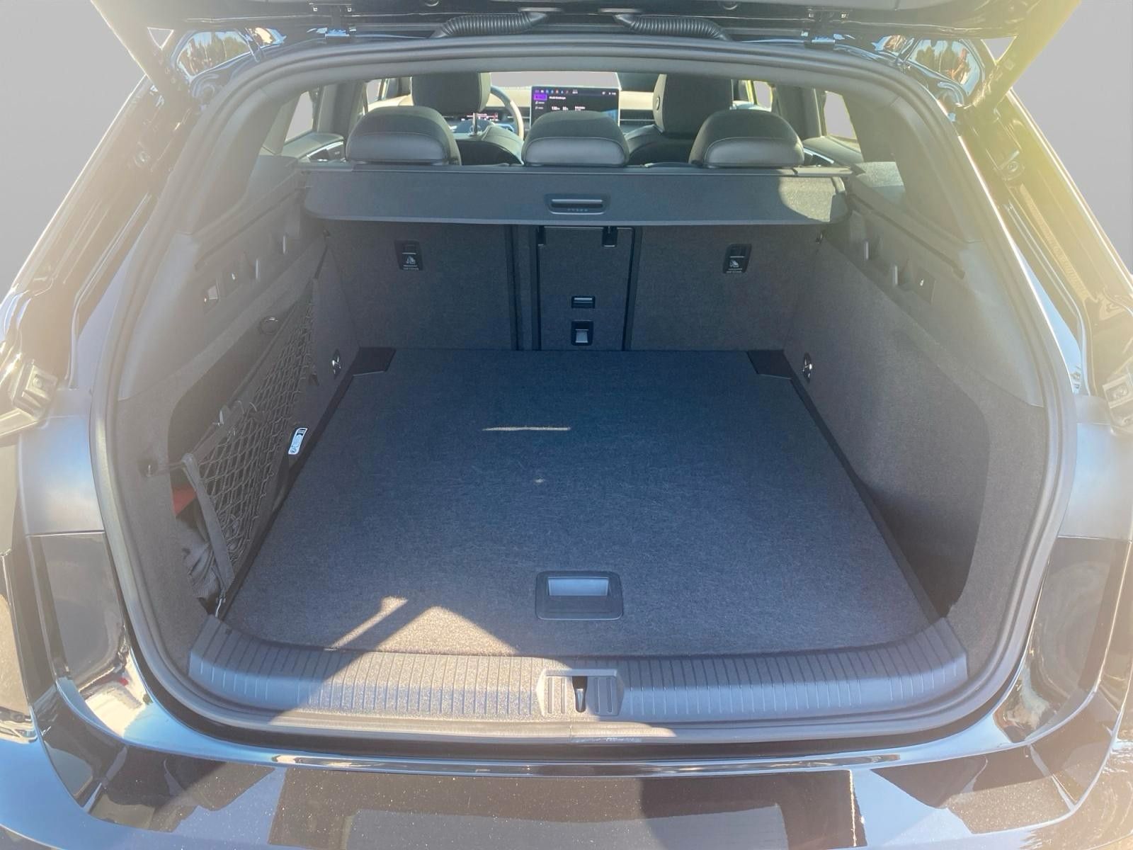 Fahrzeugabbildung Volkswagen ID.7 Tourer Pro S AHZV Harman/Kardon