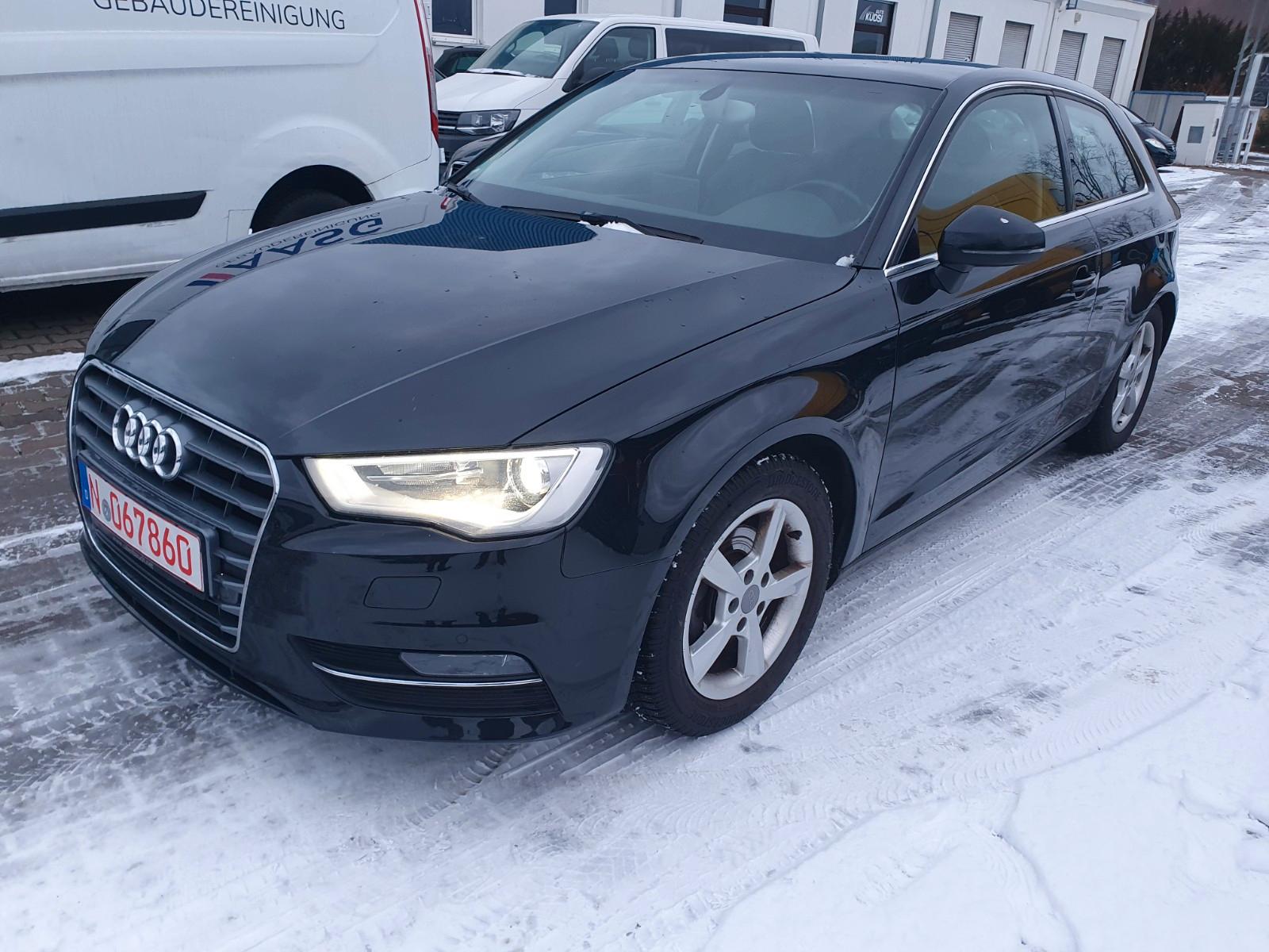 Audi A3 Ambition 8 Fach bereift  Einparkhilfe