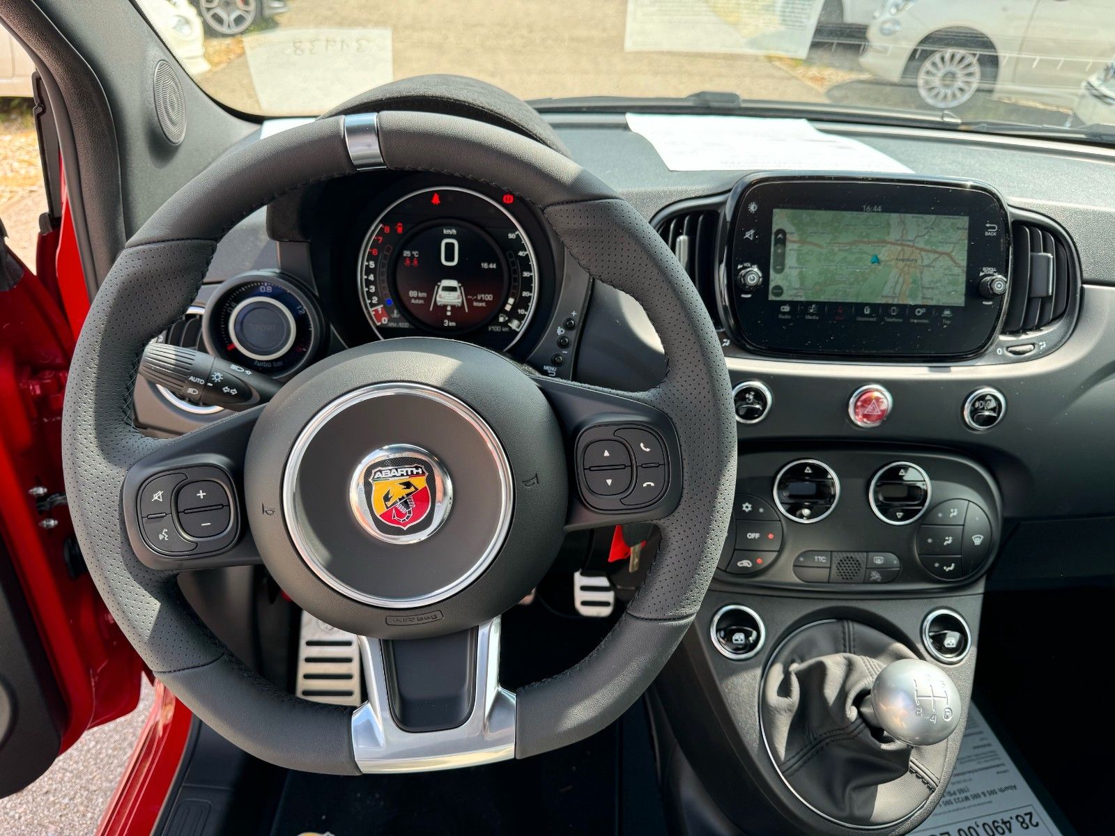 Fahrzeugabbildung Abarth 595 & 695 MY23 1.4 T-JET 165 PS TOURISMOPAKET