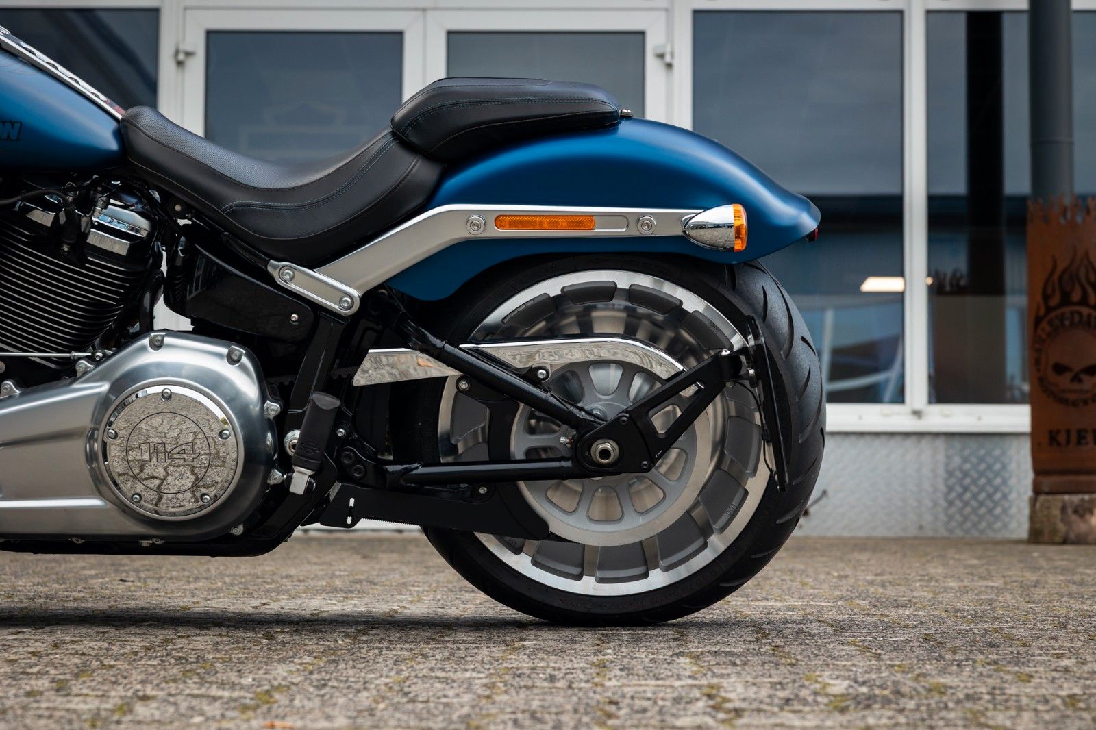 Fahrzeugabbildung Harley-Davidson FLFBS FAT BOY SOFTAIL 114 CUI ANV. JEKILL&HYDE