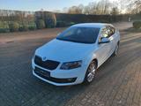 Skoda Octavia 1.8 Elegance Limousine 2 Han... - Skoda Octavia mit Benzin-Antrieb: Limousine, 1.8