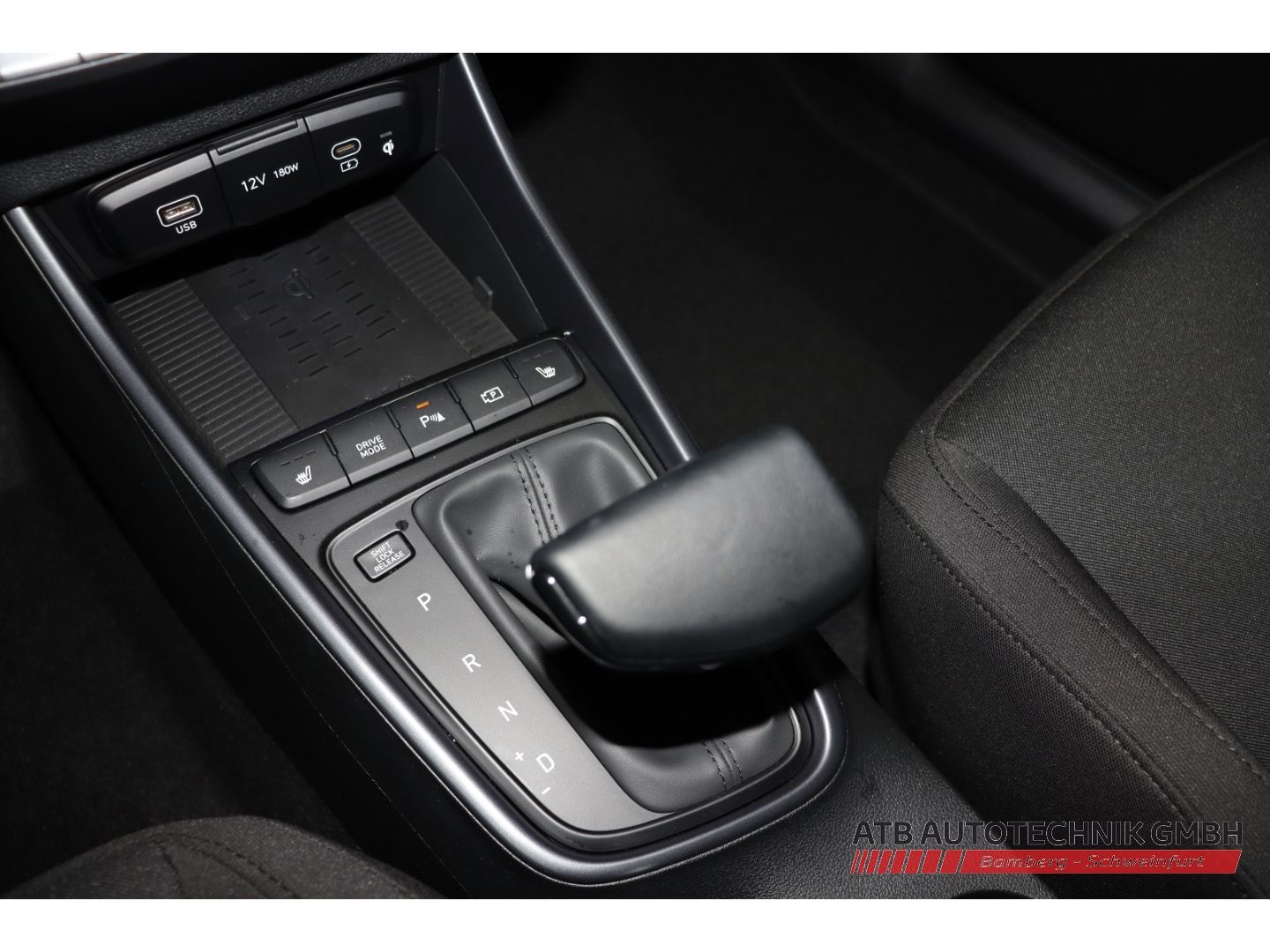 Fahrzeugabbildung Hyundai BAYON MY25 1.0 T-GDI 100 PS 7-DCT 2WD Prime Soun