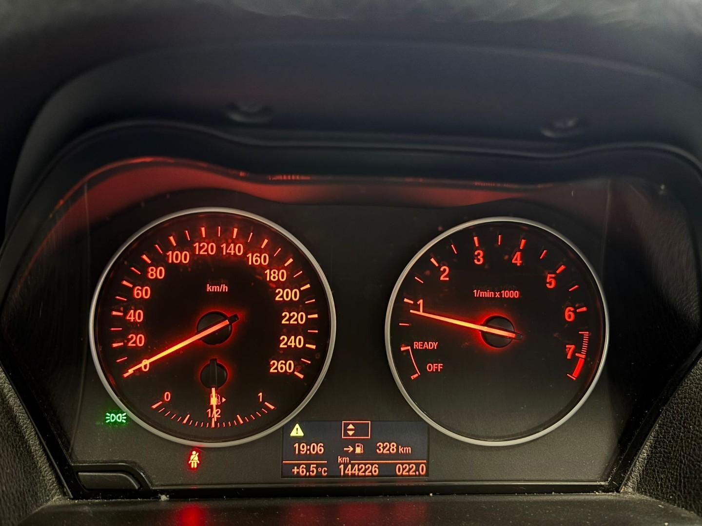 BMW 114 2014 — photo 8