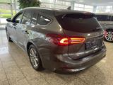 Ford Focus Turnier Titanium 1.5 NAVI+KAMERA+LED+AHK - Ford Focus Gebrauchtwagen