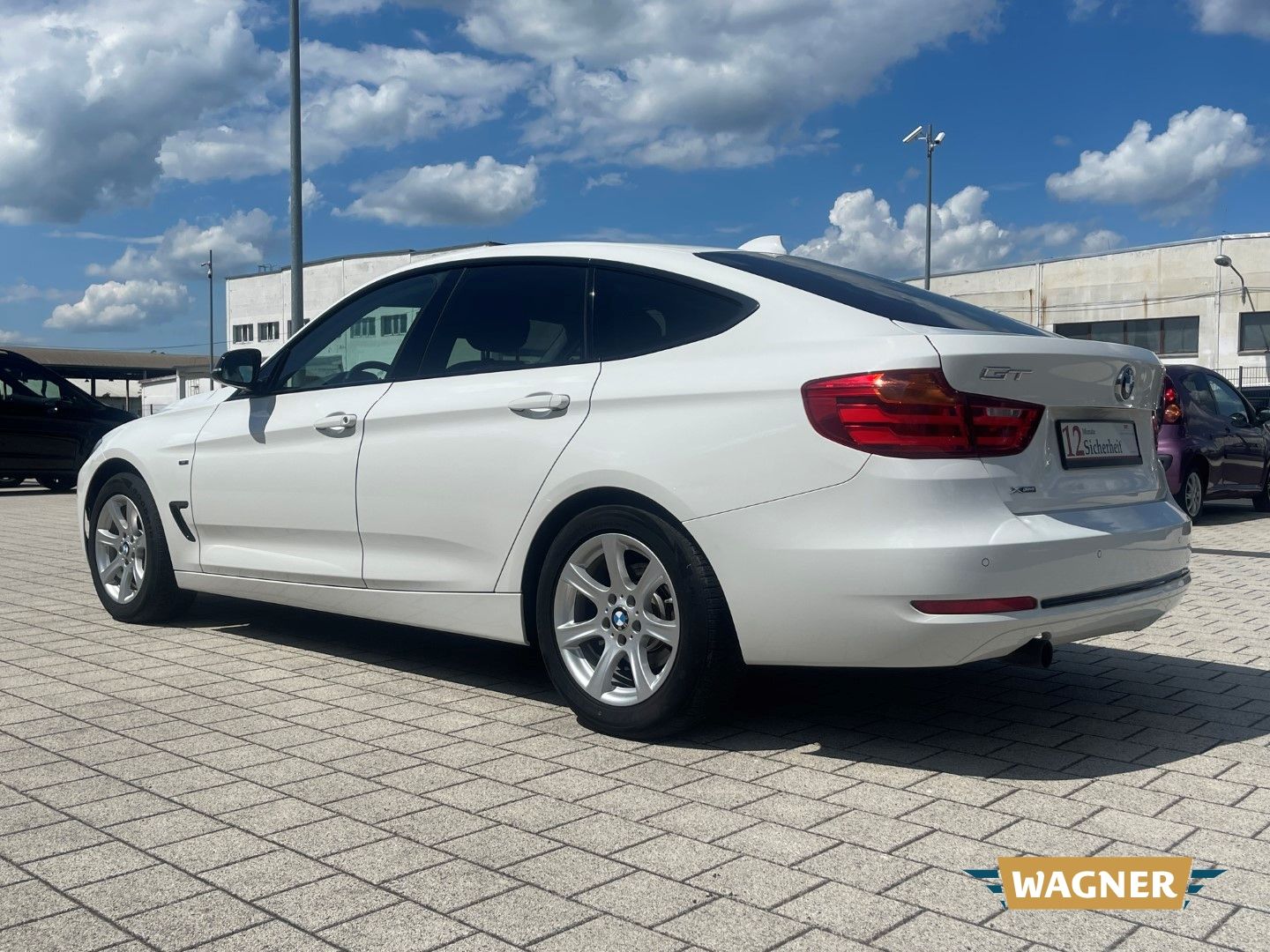 Fahrzeugabbildung BMW 320 Gran Turismo d xDrive Sport Sitzheizung