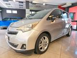 Toyota Verso-S - silberne Toyota Verso-S