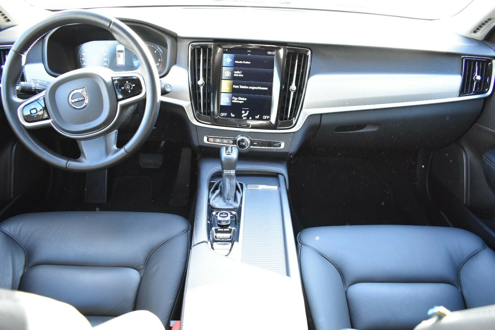 Fahrzeugabbildung Volvo **Mietkauf**V90 D5 Mom.*LED*PPilot*CD*CAM*BLIS