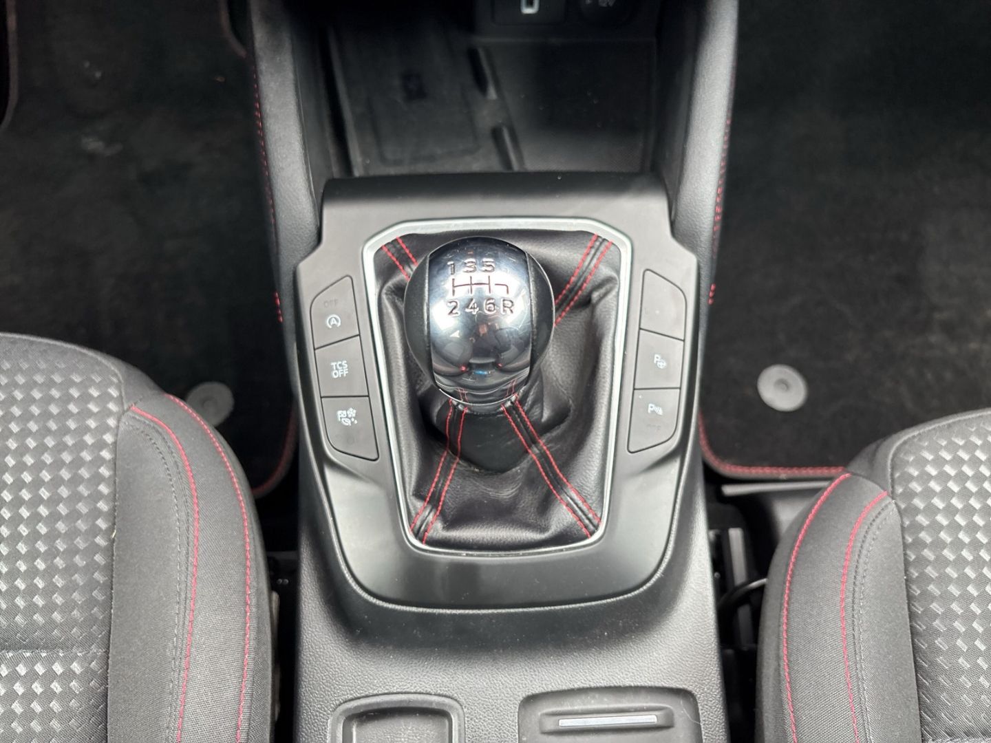 Fahrzeugabbildung Ford Focus ST-Line X 1.0 EcoBoost Mild-Hybrid EU6d  *