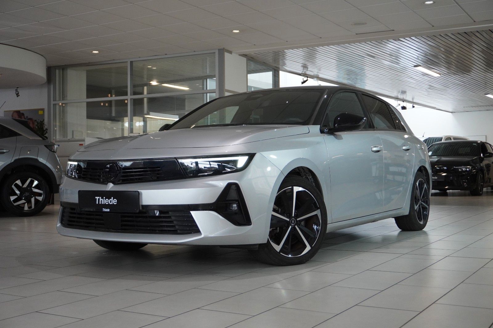 Fahrzeugabbildung Opel Astra L Lim. 1.6 HYBRID GS SPORT NAVI/360°/SPORT