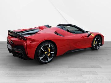 2022 Ferrari SF90 照片 3