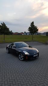Nissan 350Z  - Nissan 350Z: Schwarz