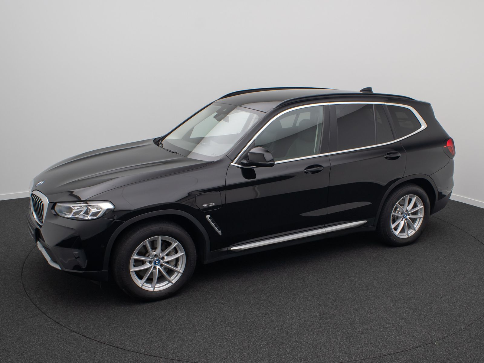 Fahrzeugabbildung BMW X3 xD30e Kamera DAB HiFi AHK Sportsitze 18Zoll