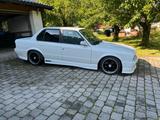 BMW E30 325i Limousine - BMW 325 aus 1989: 325i