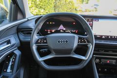 AUDI Q5 2.0 TDI / S-LINE / 21"/ BUSINESS/ AHK