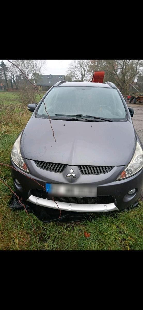 Mitsubishi Grandis 2008 — rear view