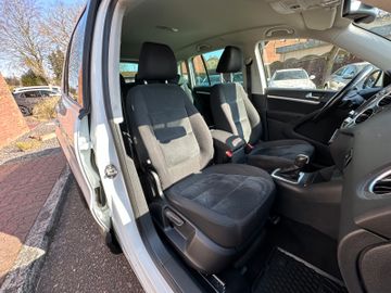 Volkswagen Tiguan - 12