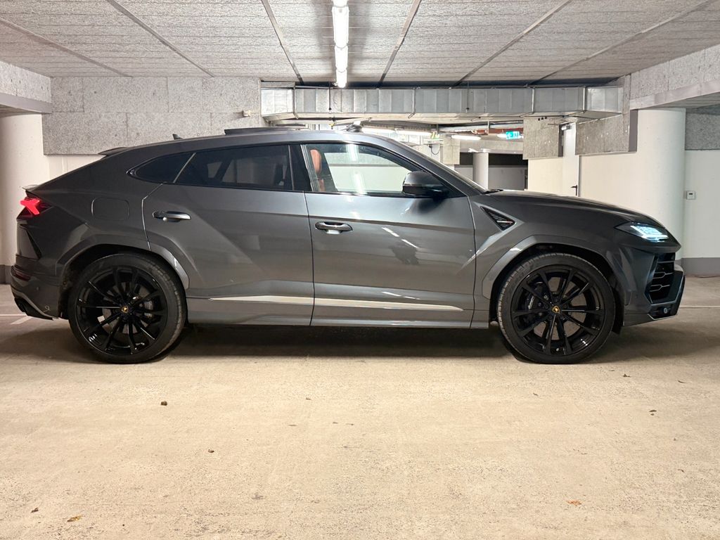 Image of Lamborghini Urus